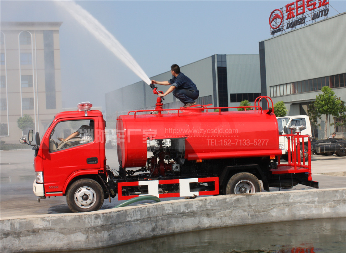 簡(jiǎn)易消防車(chē) 簡(jiǎn)易消防車(chē)